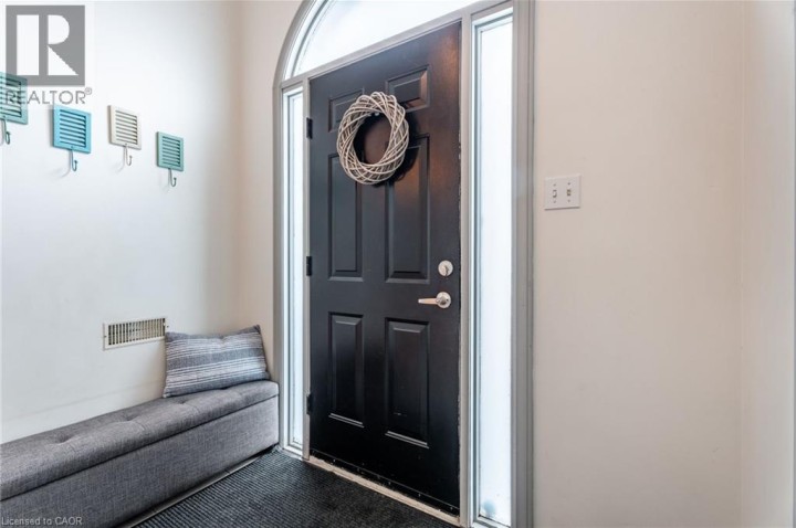 Photo 5 at 8 Digby Court, Brantford