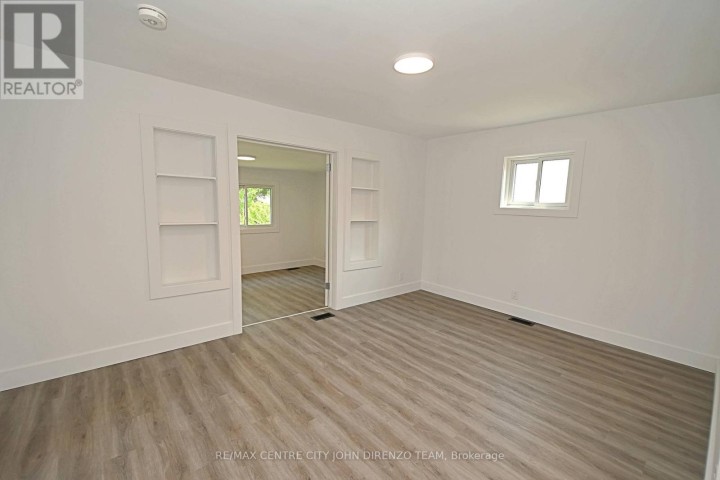 Photo 7 at 52 Woodworth Avenue, St. Thomas
