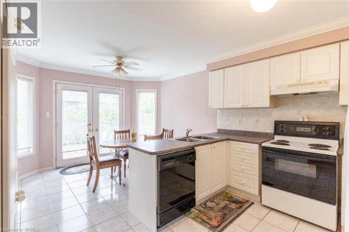 Photo 12 at 47 Maplecrest Lane, Brantford