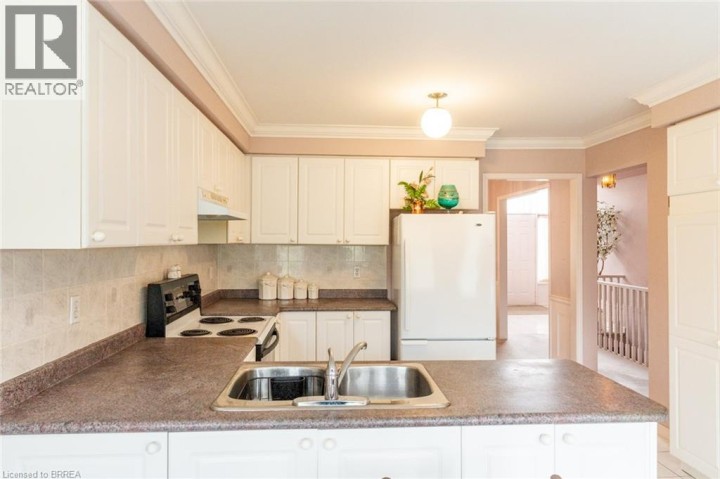 Photo 15 at 47 Maplecrest Lane, Brantford