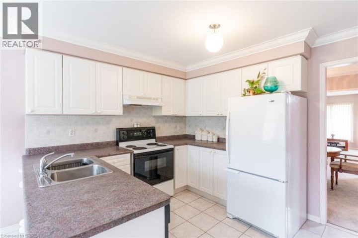 Photo 16 at 47 Maplecrest Lane, Brantford