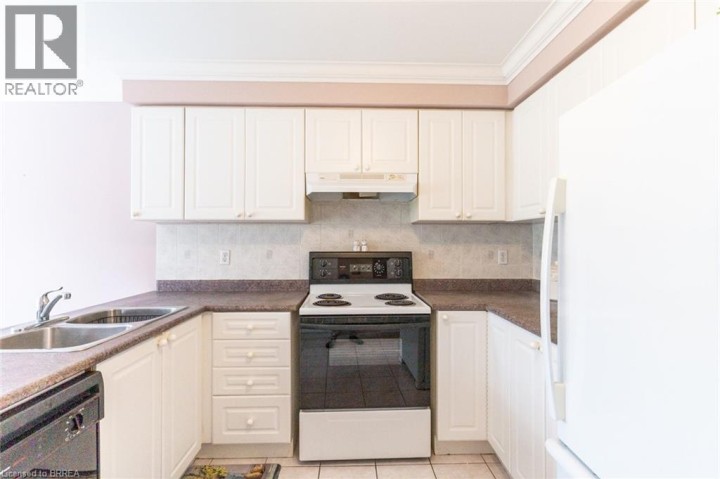 Photo 17 at 47 Maplecrest Lane, Brantford