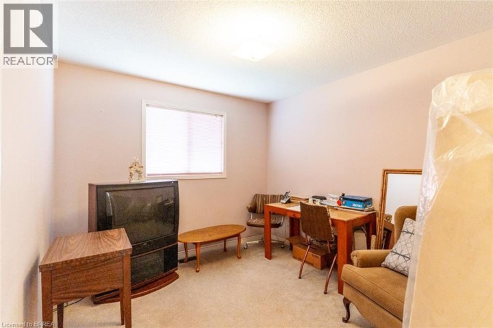 Photo 18 at 47 Maplecrest Lane, Brantford