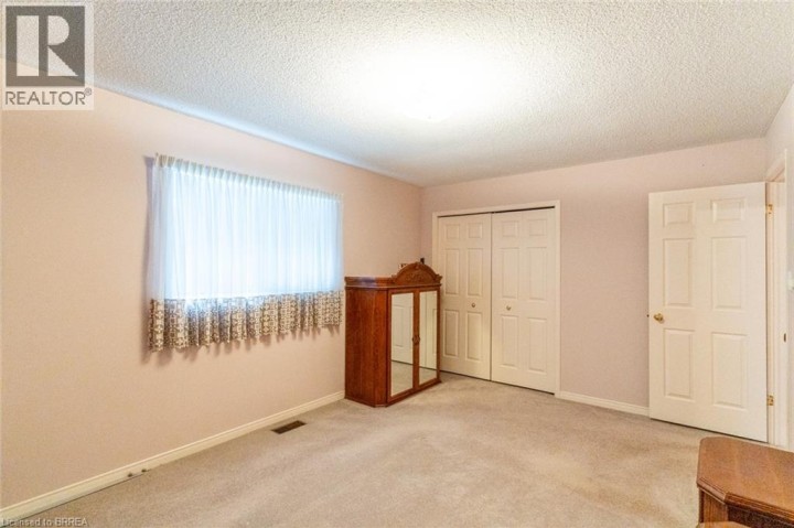 Photo 22 at 47 Maplecrest Lane, Brantford