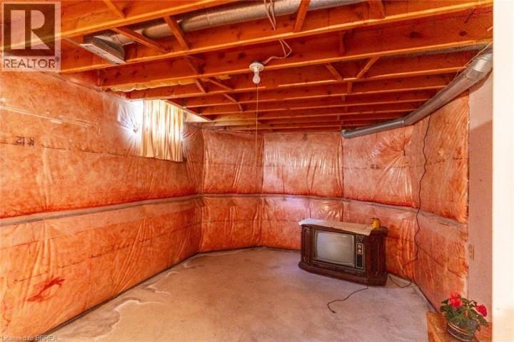 Photo 25 at 47 Maplecrest Lane, Brantford