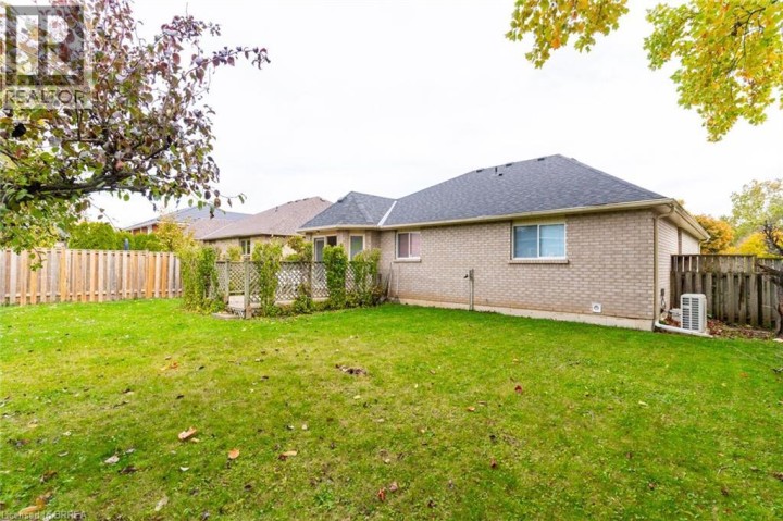 Photo 35 at 47 Maplecrest Lane, Brantford