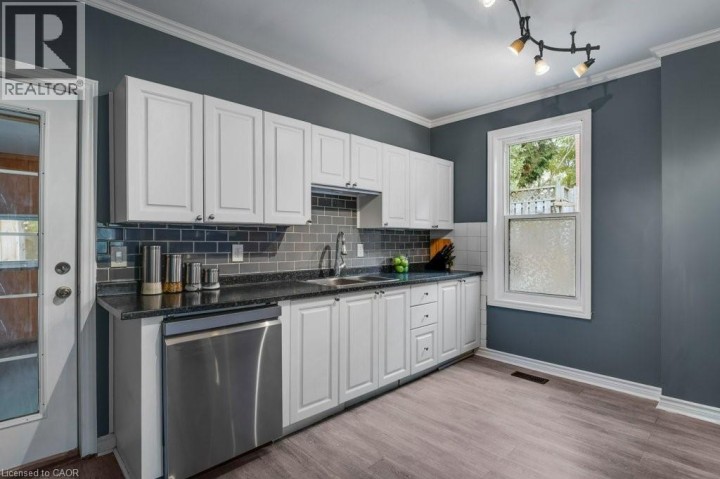 Photo 16 at 6 Glanville Avenue, Brantford