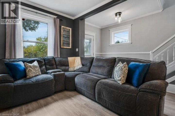 Photo 8 at 6 Glanville Avenue, Brantford