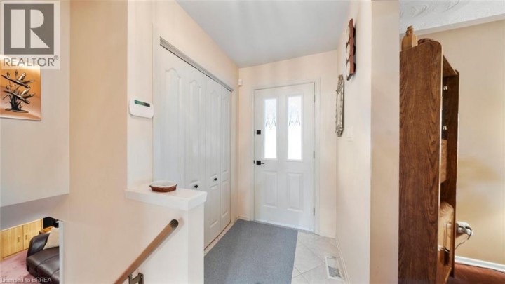 Photo 10 at 42 Palm Crescent, Brantford