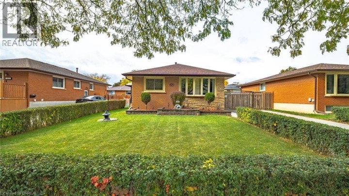 Photo 2 at 42 Palm Crescent, Brantford