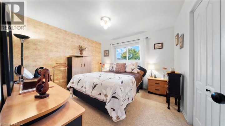 Photo 22 at 42 Palm Crescent, Brantford