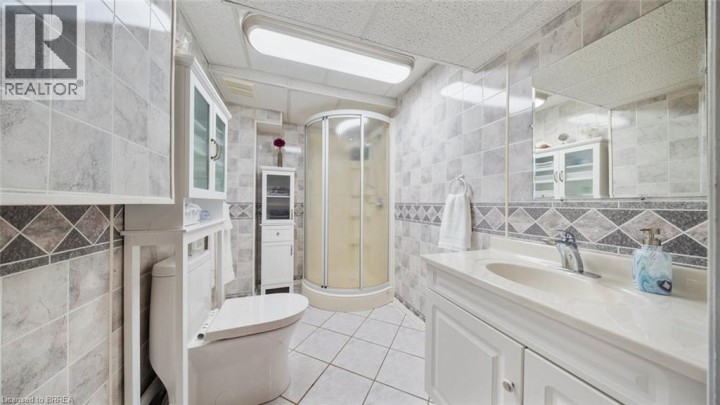 Photo 28 at 42 Palm Crescent, Brantford