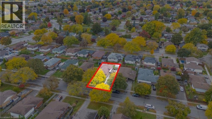 Photo 3 at 42 Palm Crescent, Brantford