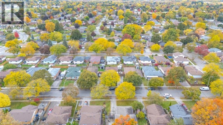 Photo 6 at 42 Palm Crescent, Brantford