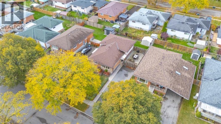 Photo 7 at 42 Palm Crescent, Brantford