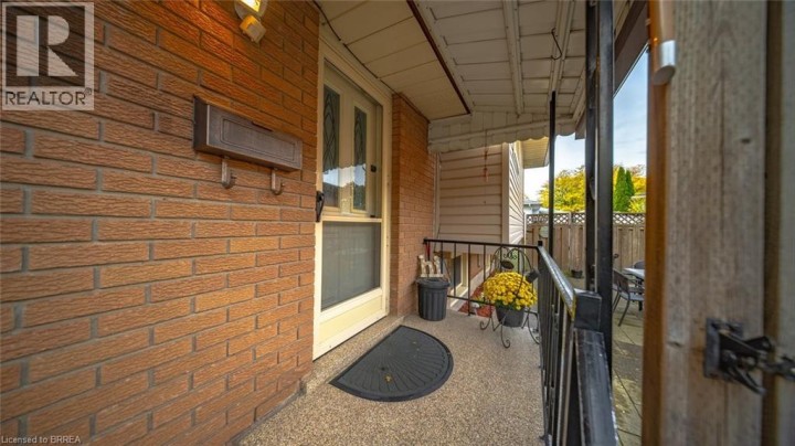 Photo 9 at 42 Palm Crescent, Brantford