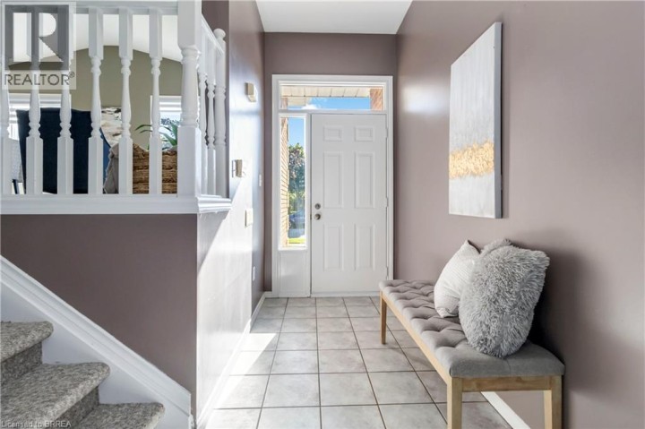 Photo 11 at 5 Cork Crescent, Brantford