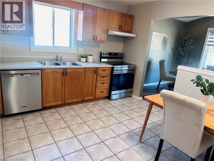 Photo 14 at 5 Cork Crescent, Brantford