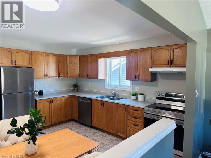 Photo 16 at 5 Cork Crescent, Brantford