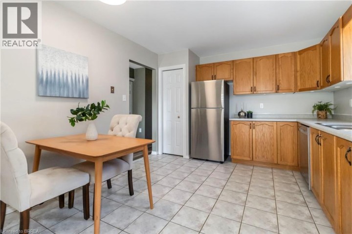 Photo 18 at 5 Cork Crescent, Brantford