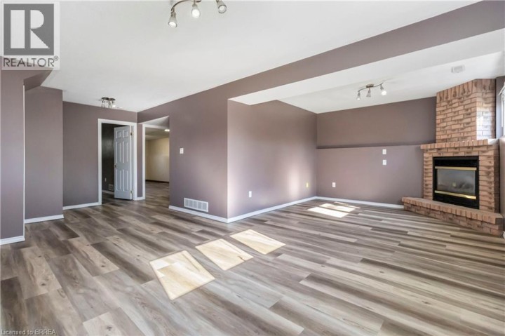 Photo 19 at 5 Cork Crescent, Brantford