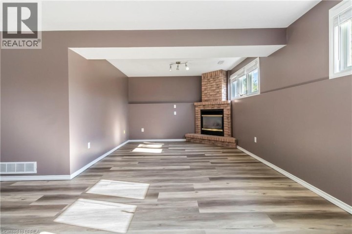 Photo 21 at 5 Cork Crescent, Brantford