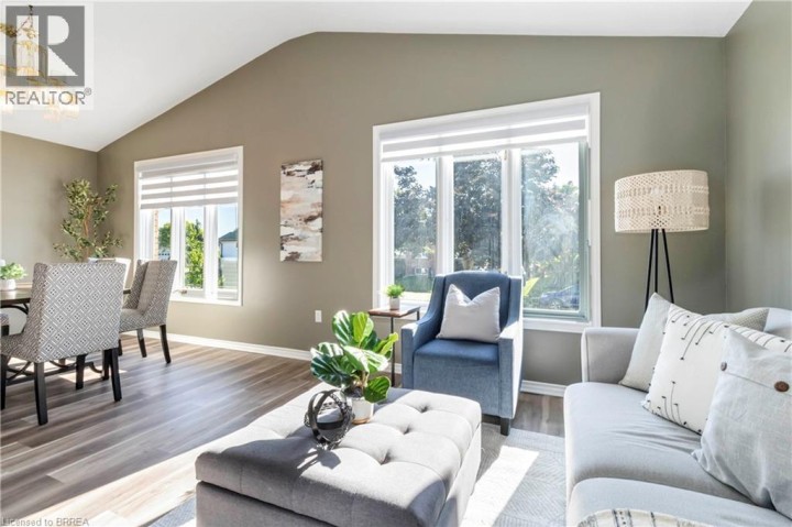 Photo 4 at 5 Cork Crescent, Brantford