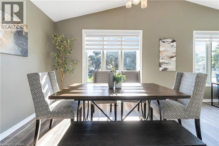 Photo 9 at 5 Cork Crescent, Brantford