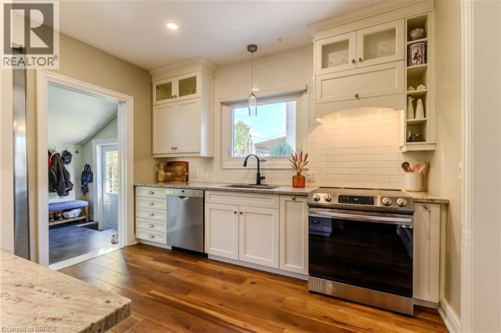 Photo 13 at 35 Egerton Street, Brantford