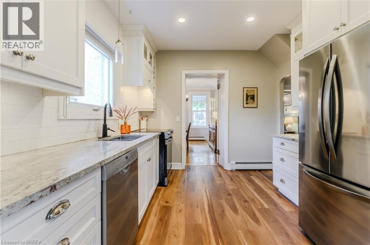 Photo 14 at 35 Egerton Street, Brantford