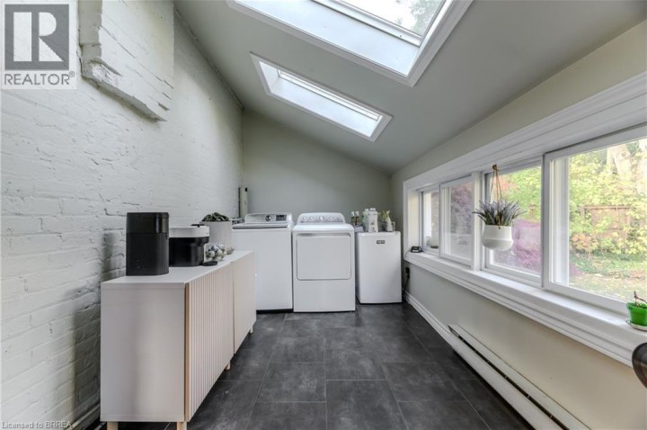 Photo 15 at 35 Egerton Street, Brantford