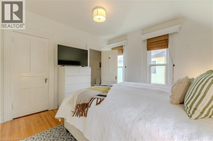 Photo 20 at 35 Egerton Street, Brantford