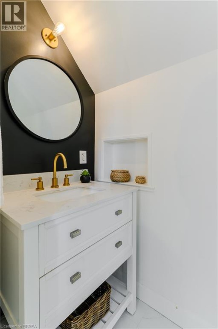 Photo 21 at 35 Egerton Street, Brantford