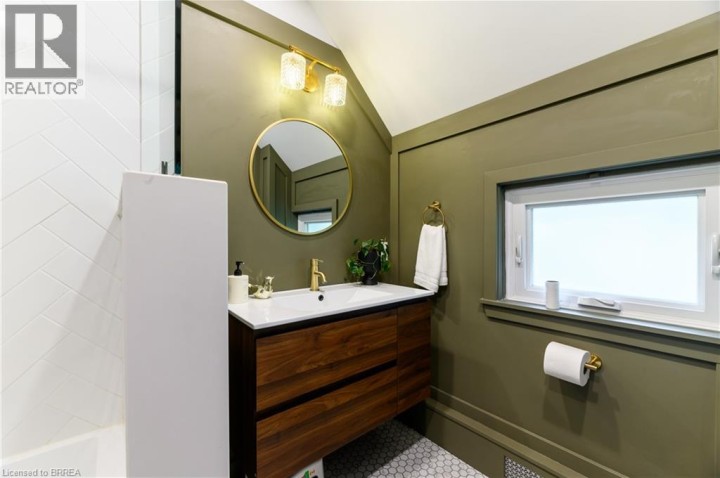 Photo 28 at 35 Egerton Street, Brantford