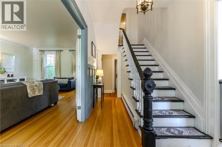 Photo 6 at 35 Egerton Street, Brantford