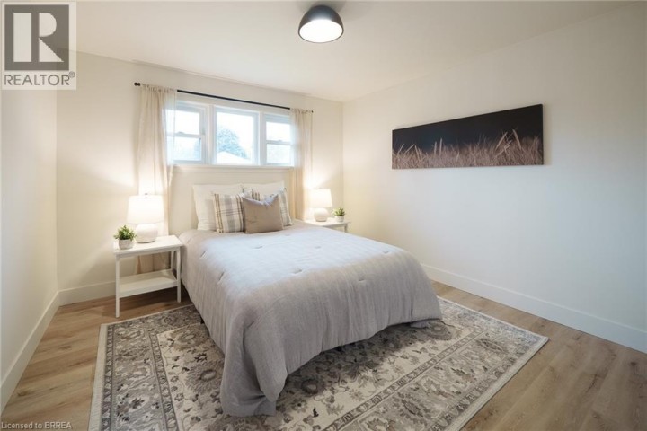 Photo 13 at 37 Rowanwood Avenue, Brantford