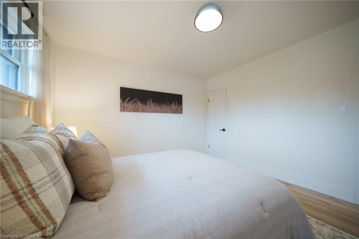 Photo 14 at 37 Rowanwood Avenue, Brantford