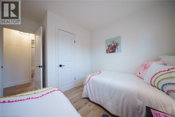 Photo 16 at 37 Rowanwood Avenue, Brantford