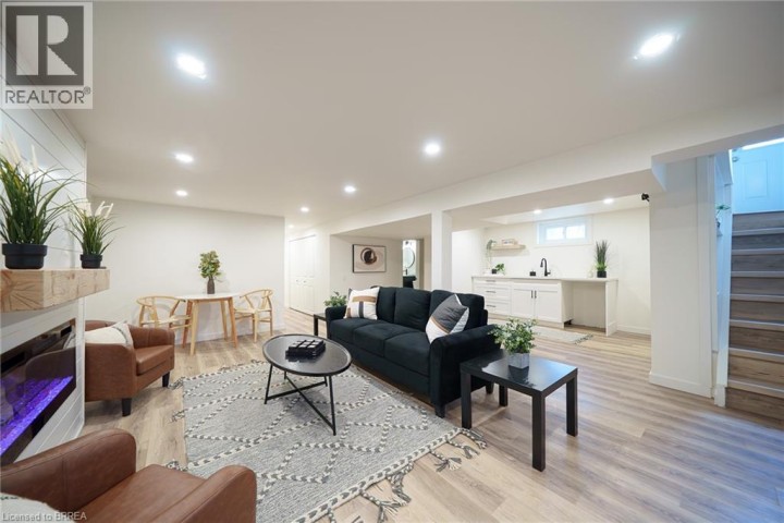 Photo 20 at 37 Rowanwood Avenue, Brantford