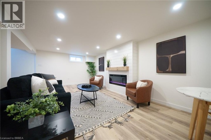 Photo 21 at 37 Rowanwood Avenue, Brantford