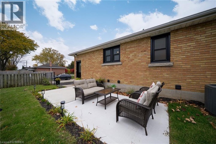 Photo 28 at 37 Rowanwood Avenue, Brantford