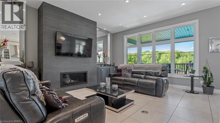 Photo 8 at 41 Ruijs Boulevard, Brantford