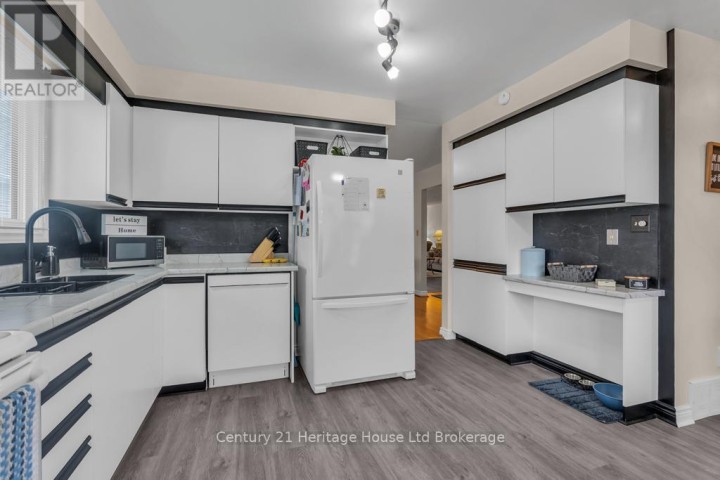 Photo 7 at 5 Dereham Drive, Tillsonburg