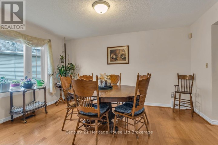 Photo 9 at 5 Dereham Drive, Tillsonburg