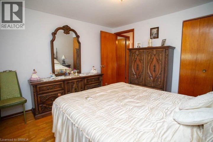 Photo 14 at 10 Linden Avenue, Brantford