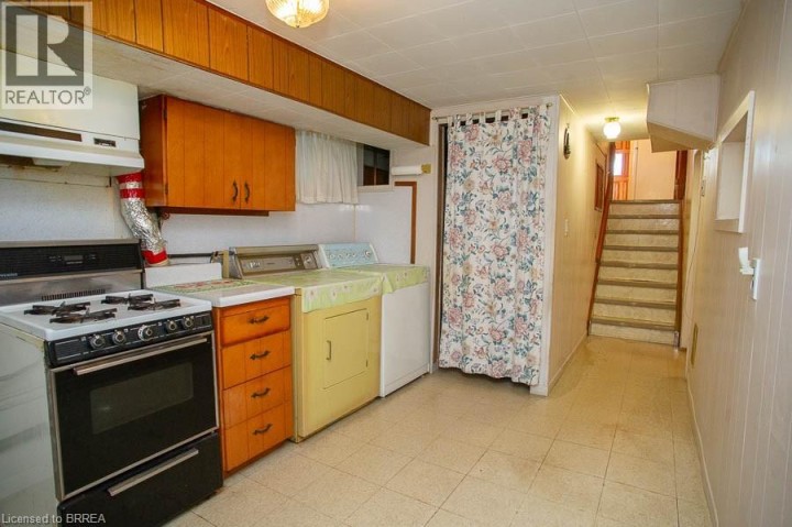 Photo 22 at 10 Linden Avenue, Brantford