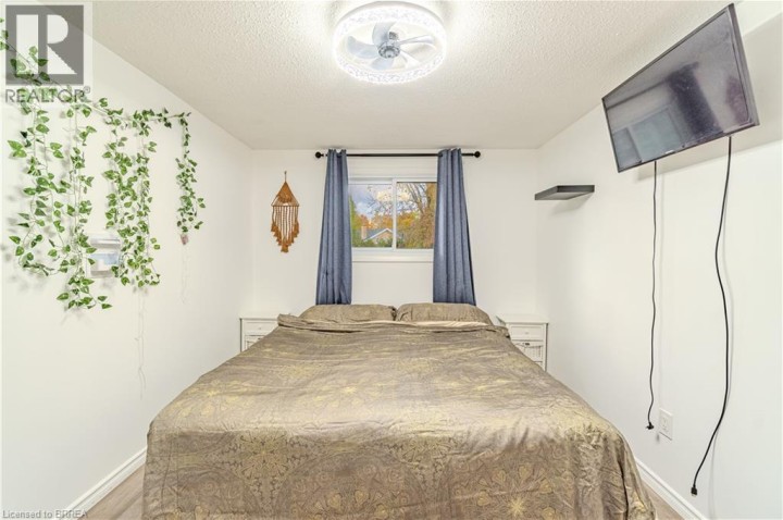 Photo 15 at 17 Kanata Crescent, Brantford