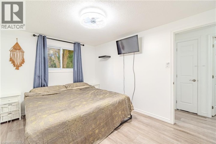 Photo 16 at 17 Kanata Crescent, Brantford