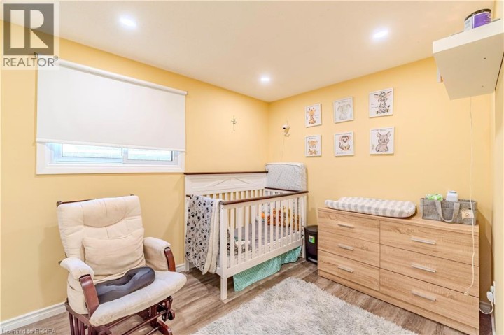 Photo 19 at 17 Kanata Crescent, Brantford