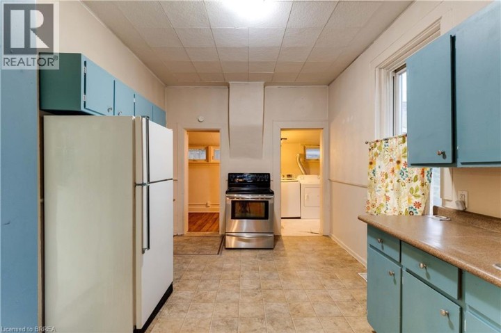 Photo 13 at 257 Grand River Avenue, Brantford